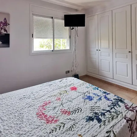 Live San Isidro Abuelos Apartment